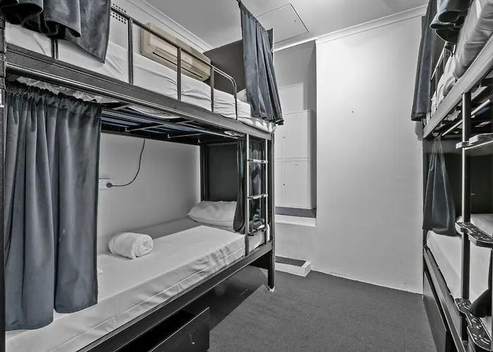 Azzurro Pod Hotel - Central Sydney